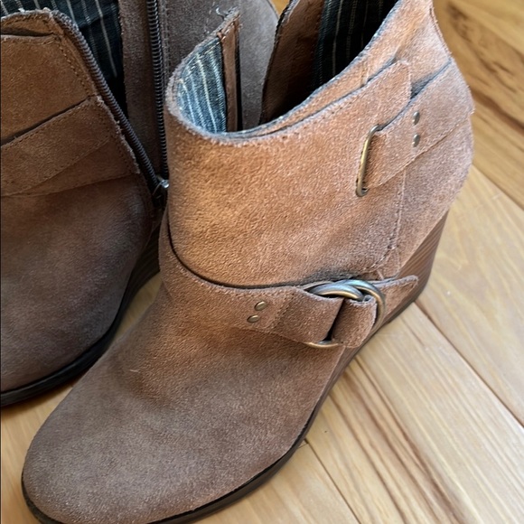 Lucky Brand heals size 7.5 - Picture 2 of 3